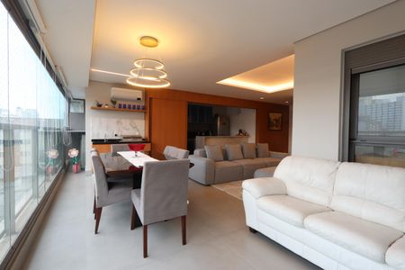 Apartamento à venda com 120m², 3 quartos e 2 vagasVaranda