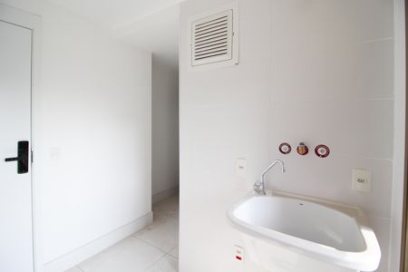 Apartamento à venda com 149m², 3 quartos e 2 vagas Apartamento à venda com 149m², 3 quartos e 2 vagasÁrea de Serviço