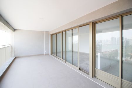 Apartamento à venda com 149m², 3 quartos e 2 vagas Apartamento à venda com 149m², 3 quartos e 2 vagasVaranda