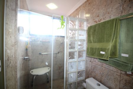 Casa de condomínio à venda com 141m², 4 quartos e 4 vagasQuarto 4 - Banheiro