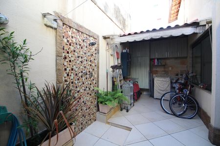 Casa de condomínio à venda com 141m², 4 quartos e 4 vagasÁrea de Serviço