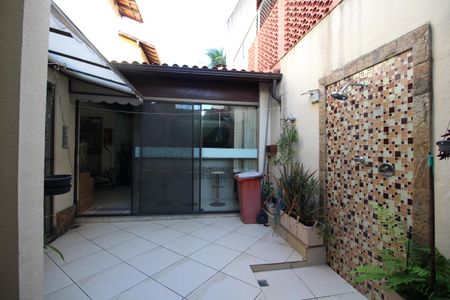 Casa de condomínio à venda com 141m², 4 quartos e 4 vagasÁrea de Serviço