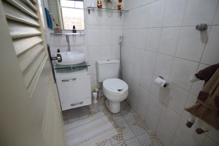Casa de condomínio à venda com 141m², 4 quartos e 4 vagasLavabo