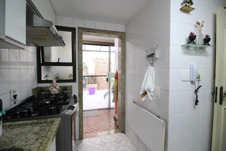 Casa de condomínio à venda com 141m², 4 quartos e 4 vagasCozinha