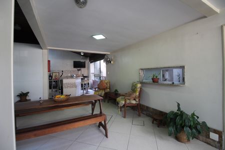 Casa de condomínio à venda com 141m², 4 quartos e 4 vagasÁrea Gourmet