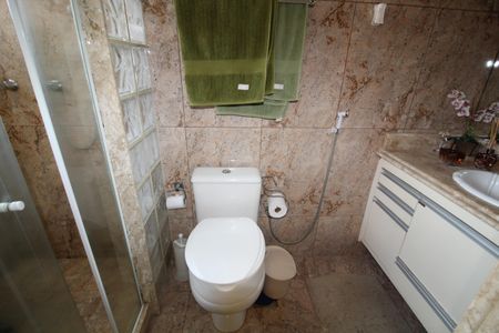 Casa de condomínio à venda com 141m², 4 quartos e 4 vagasQuarto 4 - Banheiro