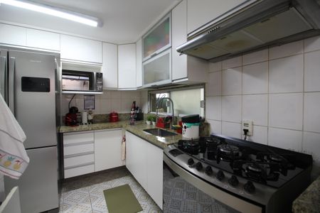 Casa de condomínio à venda com 141m², 4 quartos e 4 vagasCozinha