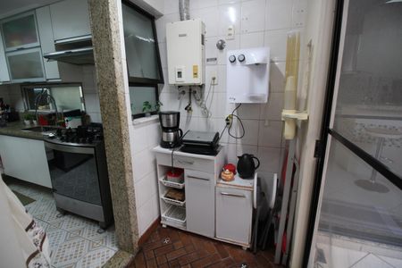 Casa de condomínio à venda com 141m², 4 quartos e 4 vagasÁrea de Serviço