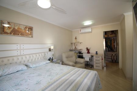 Casa de condomínio à venda com 141m², 4 quartos e 4 vagasQuarto 4 - Suíte