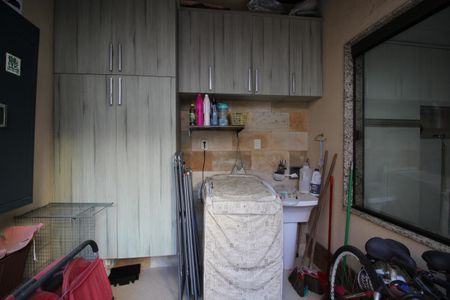 Casa de condomínio à venda com 141m², 4 quartos e 4 vagasÁrea de Serviço