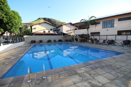 Casa de condomínio à venda com 141m², 4 quartos e 4 vagasPiscina