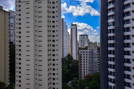 Apartamento à venda com 211m², 4 quartos e 3 vagas Apartamento à venda com 211m², 4 quartos e 3 vagasVista