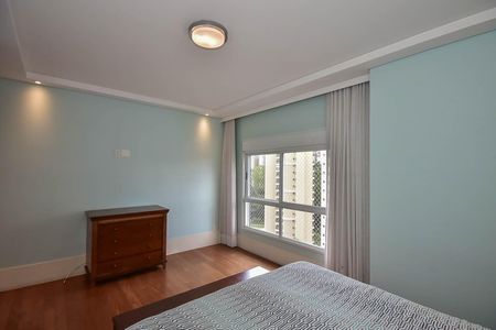 Apartamento à venda com 211m², 4 quartos e 3 vagas Apartamento à venda com 211m², 4 quartos e 3 vagasSuíte 2