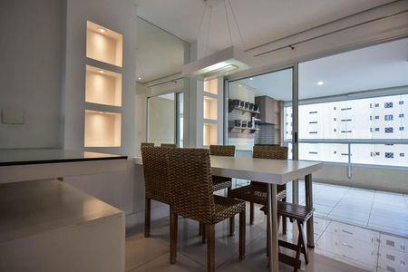 Apartamento à venda com 211m², 4 quartos e 3 vagas Apartamento à venda com 211m², 4 quartos e 3 vagasCopa