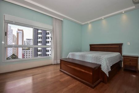 Apartamento à venda com 211m², 4 quartos e 3 vagas Apartamento à venda com 211m², 4 quartos e 3 vagasSuíte 2