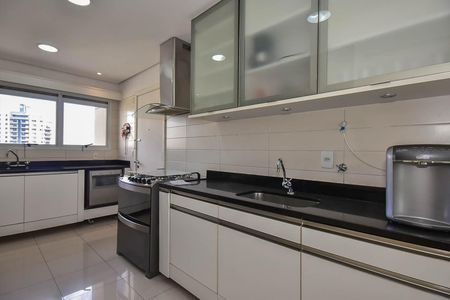 Apartamento à venda com 211m², 4 quartos e 3 vagas Apartamento à venda com 211m², 4 quartos e 3 vagasCozinha