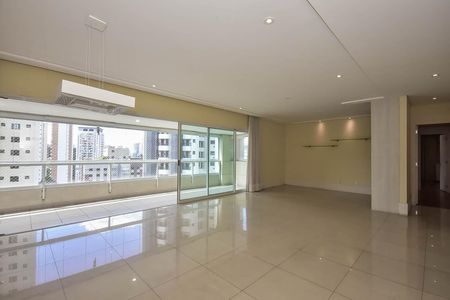 Apartamento à venda com 211m², 4 quartos e 3 vagas Apartamento à venda com 211m², 4 quartos e 3 vagasSala