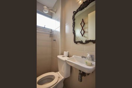 Apartamento à venda com 211m², 4 quartos e 3 vagas Apartamento à venda com 211m², 4 quartos e 3 vagasBanheiro de Serviço