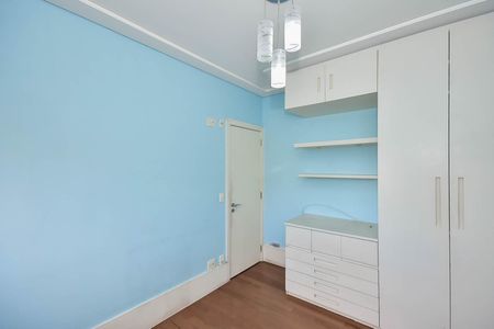 Apartamento à venda com 211m², 4 quartos e 3 vagas Apartamento à venda com 211m², 4 quartos e 3 vagasQuarto 2