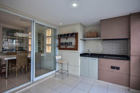 Apartamento à venda com 211m², 4 quartos e 3 vagas Apartamento à venda com 211m², 4 quartos e 3 vagasVaranda