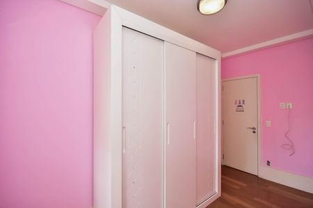 Apartamento à venda com 211m², 4 quartos e 3 vagas Apartamento à venda com 211m², 4 quartos e 3 vagasQuarto 1