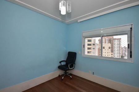 Apartamento à venda com 211m², 4 quartos e 3 vagas Apartamento à venda com 211m², 4 quartos e 3 vagasQuarto 2
