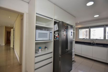 Apartamento à venda com 211m², 4 quartos e 3 vagas Apartamento à venda com 211m², 4 quartos e 3 vagasCozinha