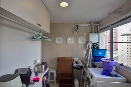 Apartamento à venda com 211m², 4 quartos e 3 vagas Apartamento à venda com 211m², 4 quartos e 3 vagasÁrea de Serviço