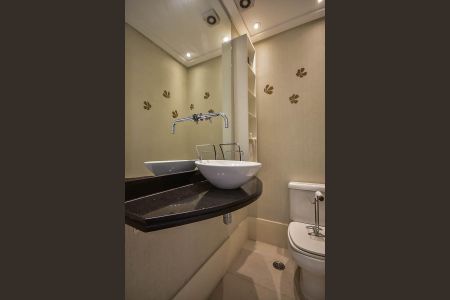 Apartamento à venda com 211m², 4 quartos e 3 vagas Apartamento à venda com 211m², 4 quartos e 3 vagasLavabo