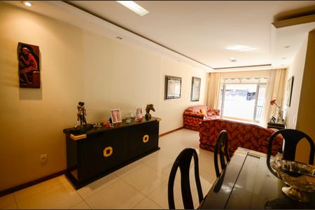 Apartamento à venda com 126m², 3 quartos e 1 vaga Apartamento à venda com 126m², 3 quartos e 1 vagaSala