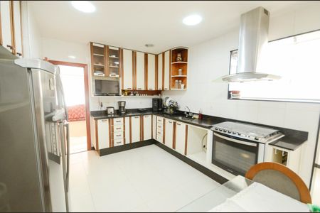 Apartamento à venda com 126m², 3 quartos e 1 vaga Apartamento à venda com 126m², 3 quartos e 1 vagaCozinha