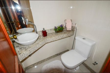Apartamento à venda com 126m², 3 quartos e 1 vaga Apartamento à venda com 126m², 3 quartos e 1 vagaLavabo