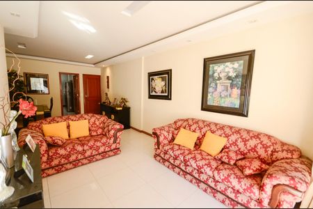 Apartamento à venda com 126m², 3 quartos e 1 vaga Apartamento à venda com 126m², 3 quartos e 1 vagaSala