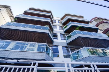 Apartamento à venda com 126m², 3 quartos e 1 vaga Apartamento à venda com 126m², 3 quartos e 1 vagaFachada