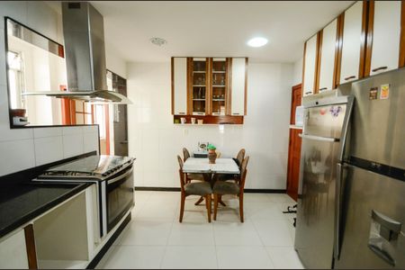 Apartamento à venda com 126m², 3 quartos e 1 vaga Apartamento à venda com 126m², 3 quartos e 1 vagaCozinha