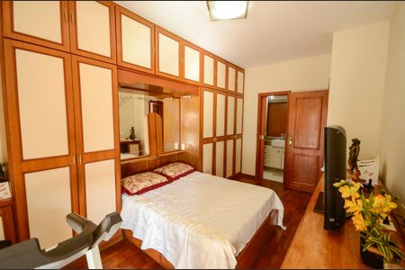 Apartamento à venda com 126m², 3 quartos e 1 vaga Apartamento à venda com 126m², 3 quartos e 1 vagaSuíte 2