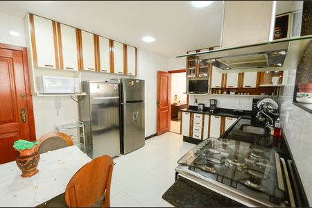 Apartamento à venda com 126m², 3 quartos e 1 vaga Apartamento à venda com 126m², 3 quartos e 1 vagaCozinha