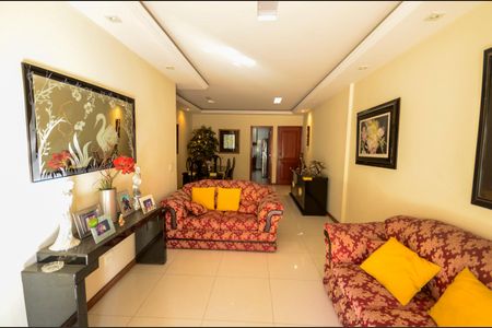 Apartamento à venda com 126m², 3 quartos e 1 vaga Apartamento à venda com 126m², 3 quartos e 1 vagaSala