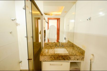 Apartamento à venda com 126m², 3 quartos e 1 vaga Apartamento à venda com 126m², 3 quartos e 1 vagaBanheiro/Suíte 1