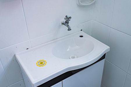 Casa para alugar com 60m², 2 quartos e 1 vaga Casa para alugar com 60m², 2 quartos e 1 vagaBanheiro