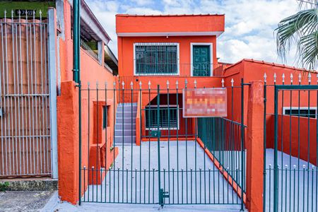 Casa para alugar com 60m², 2 quartos e 1 vaga Casa para alugar com 60m², 2 quartos e 1 vagaFachada