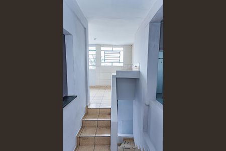 Casa para alugar com 140m², 1 quarto e 1 vaga Casa para alugar com 140m², 1 quarto e 1 vagaEscada