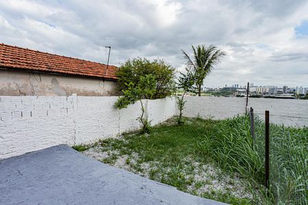 Casa para alugar com 140m², 1 quarto e 1 vaga Casa para alugar com 140m², 1 quarto e 1 vagaQuintal