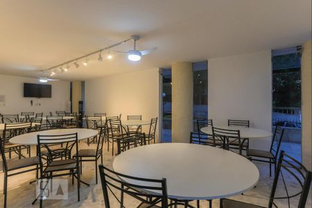 Apartamento à venda com 72m², 2 quartos e 1 vaga Apartamento à venda com 72m², 2 quartos e 1 vagaÁrea comum