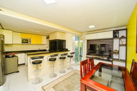 Casa à venda com 160m², 4 quartos e 3 vagasSala