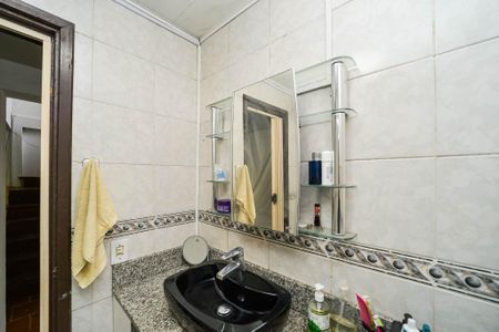 Casa à venda com 160m², 4 quartos e 3 vagasBanheiro 2