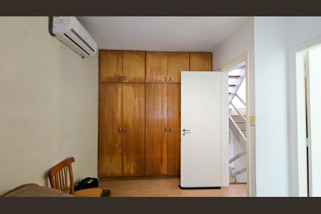 Casa de condomínio à venda com 273m², 3 quartos e 4 vagas Casa de condomínio à venda com 273m², 3 quartos e 4 vagasQuarto 3