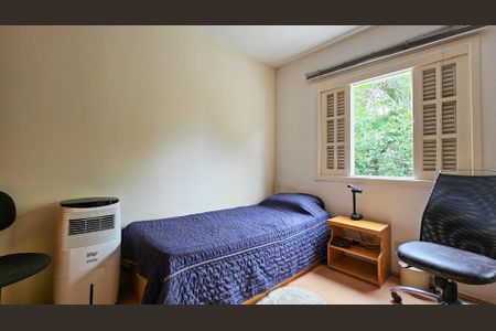 Casa de condomínio à venda com 273m², 3 quartos e 4 vagas Casa de condomínio à venda com 273m², 3 quartos e 4 vagasQuarto 2