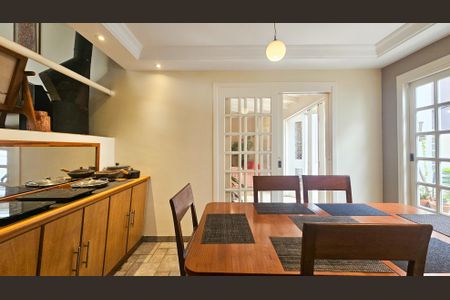 Casa de condomínio à venda com 273m², 3 quartos e 4 vagas Casa de condomínio à venda com 273m², 3 quartos e 4 vagasSala de Jantar