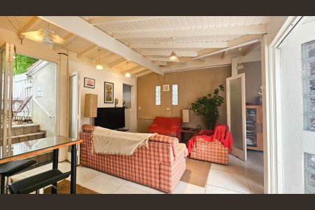 Casa de condomínio à venda com 273m², 3 quartos e 4 vagas Casa de condomínio à venda com 273m², 3 quartos e 4 vagasSala 1